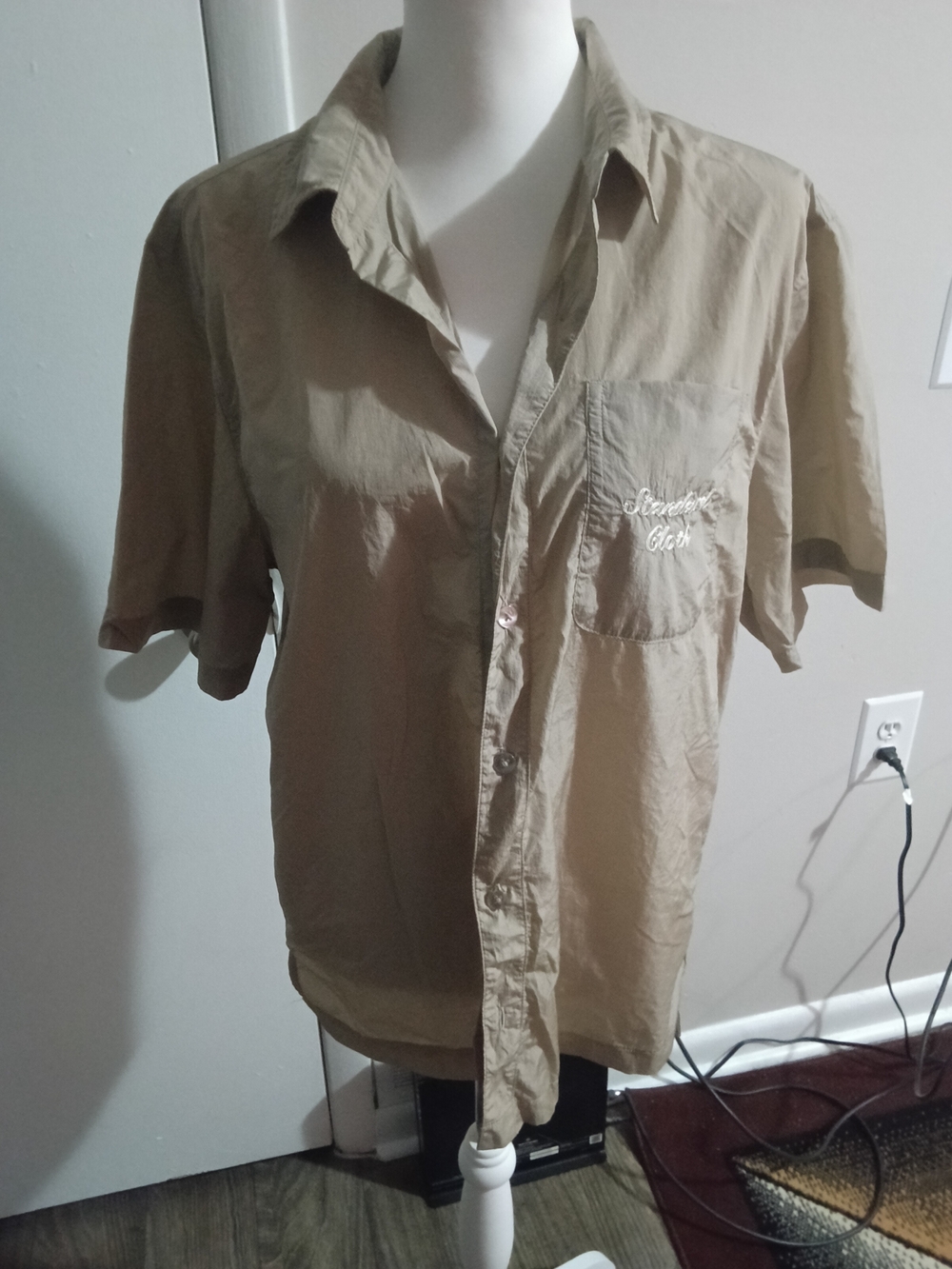 Casual Short-Sleeve Button-Down Shirt in Khaki